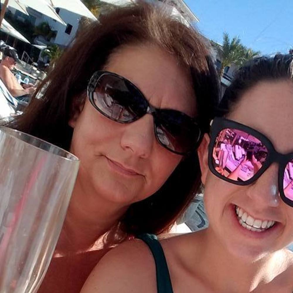 Meet your Posher, Christie